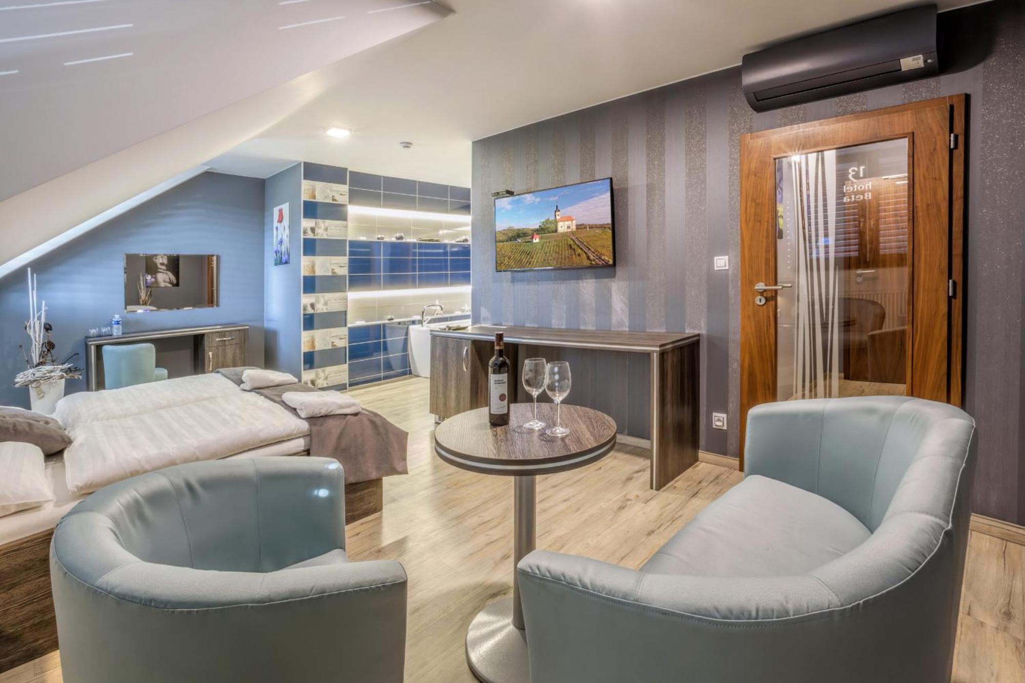 Hotel Beta Bzenec Kültér fotó