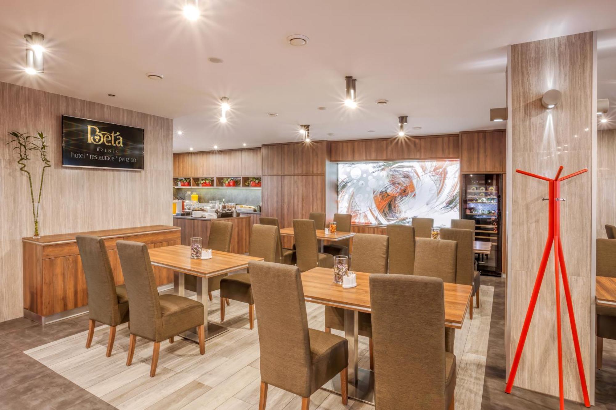 Hotel Beta Bzenec Kültér fotó