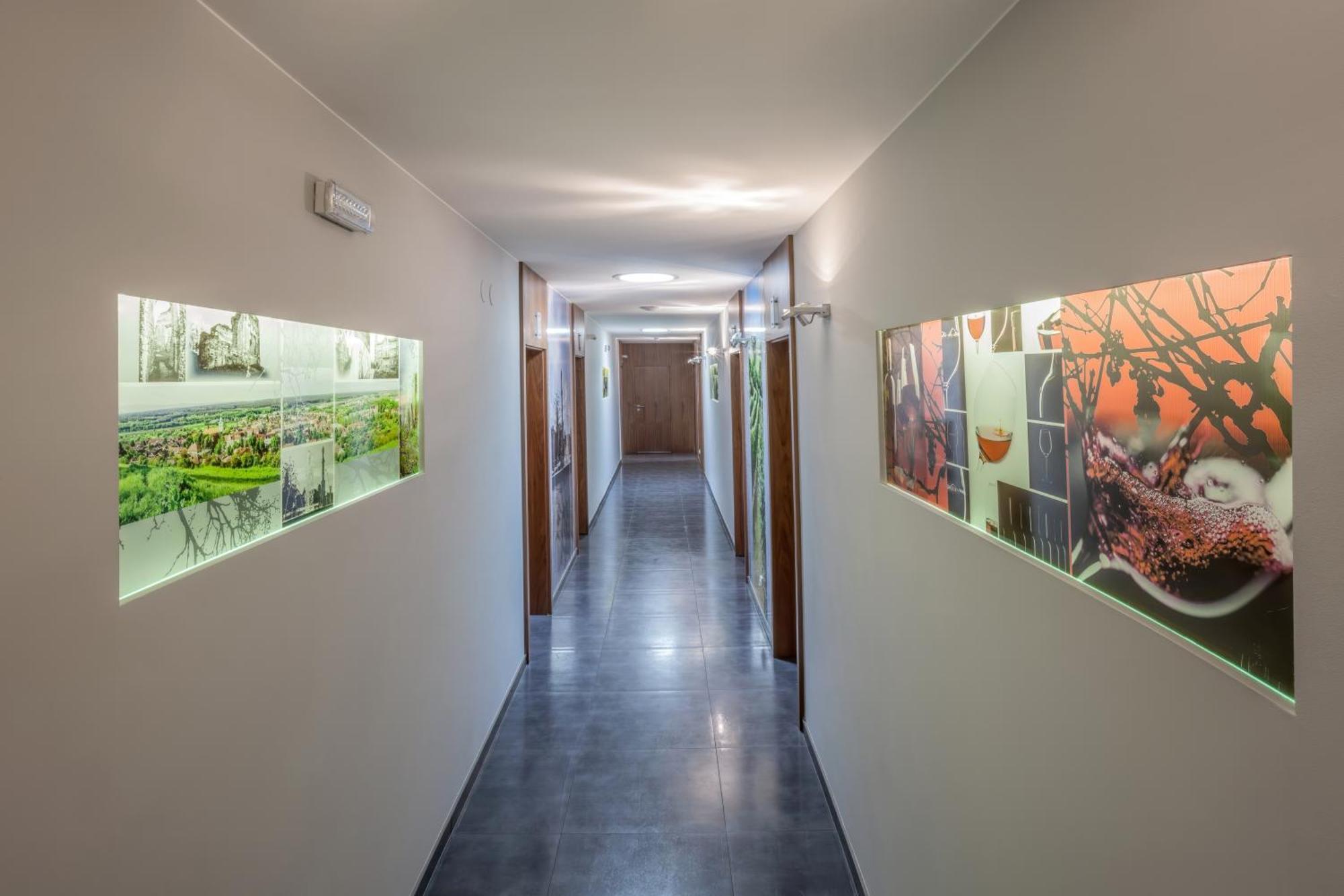 Hotel Beta Bzenec Kültér fotó