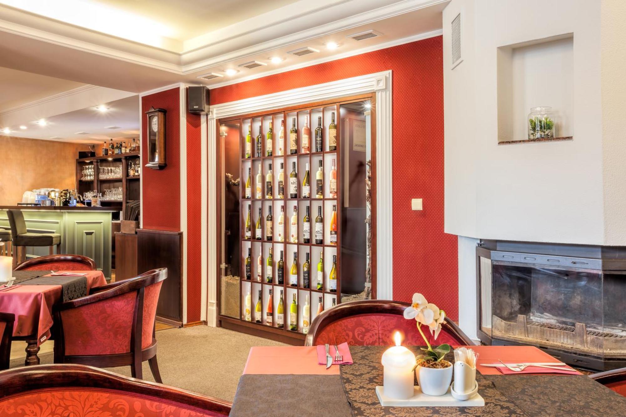 Hotel Beta Bzenec Kültér fotó