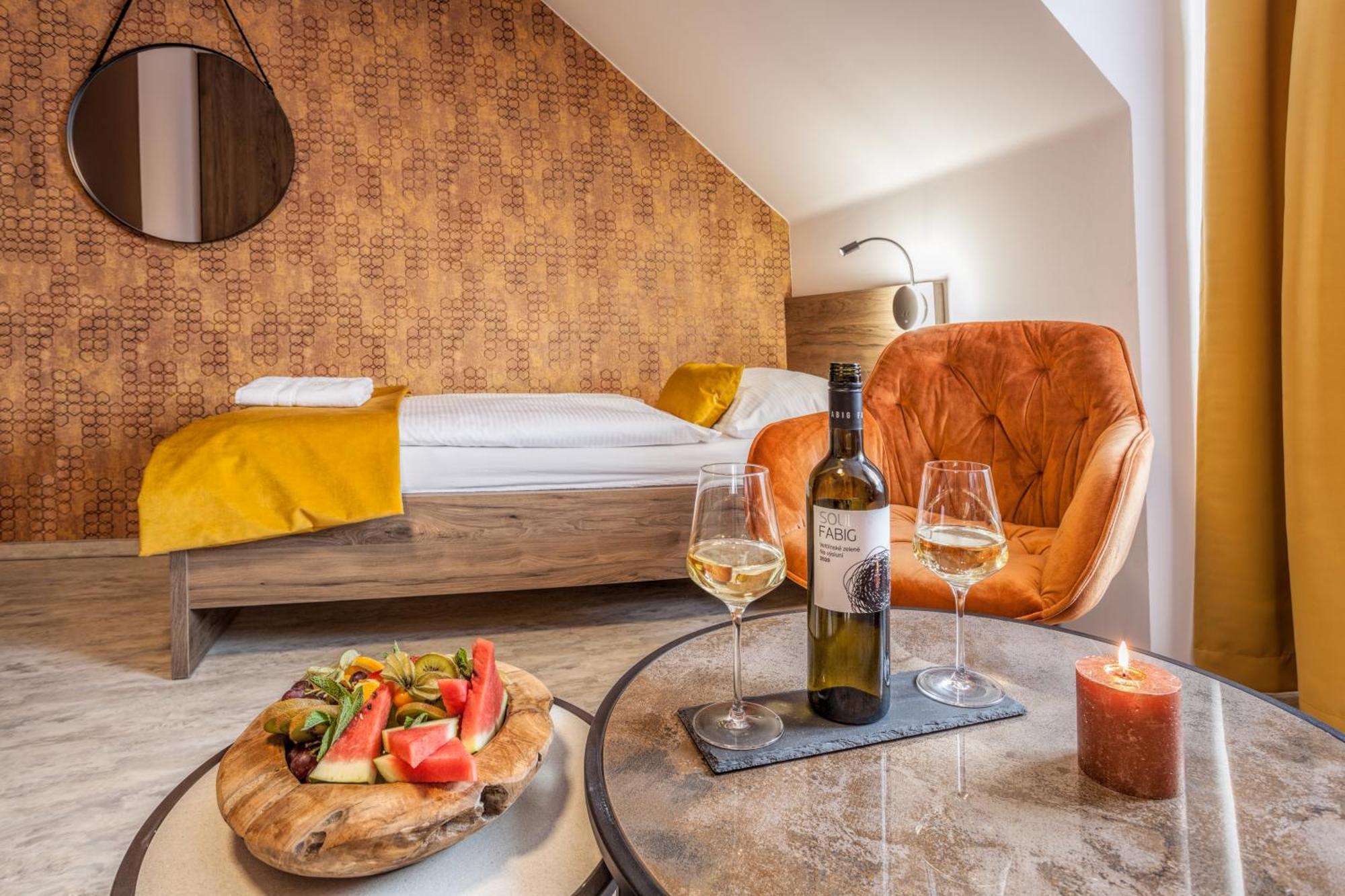 Hotel Beta Bzenec Kültér fotó